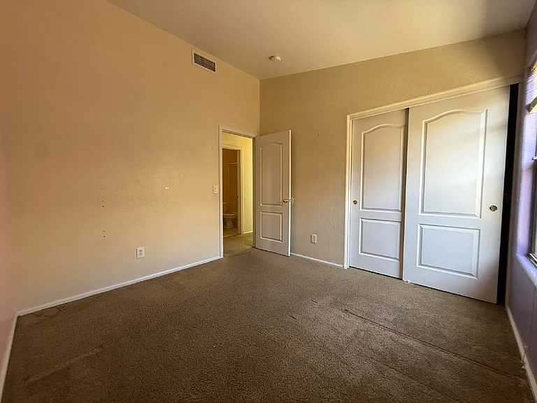 2705 N 109th Ave — Photo 16