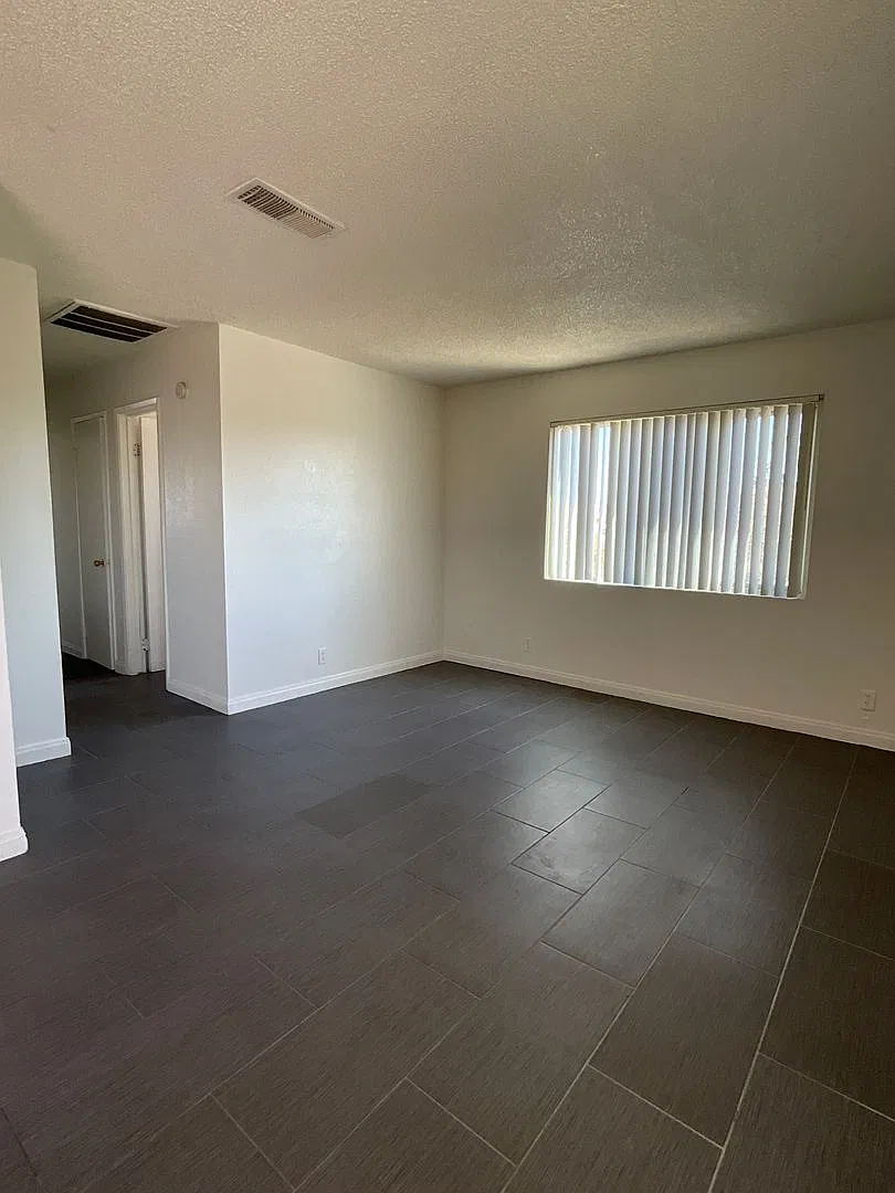 3805 Hazelwood St — Photo 3