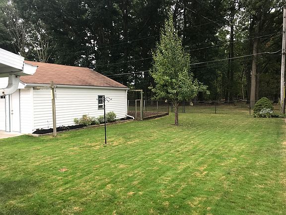 2nd image of 36060 Hillcrest Dr