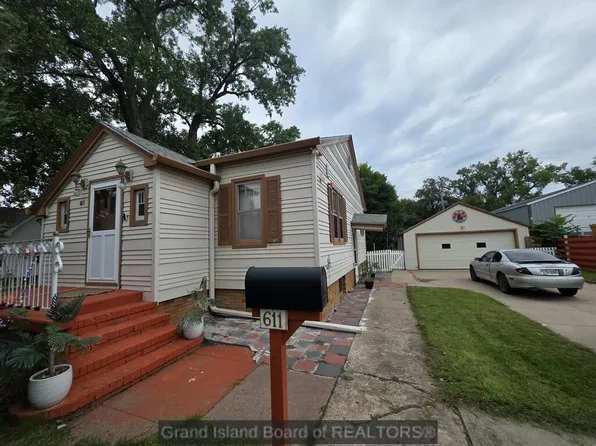 611 E 2nd St, Hastings, NE 68901