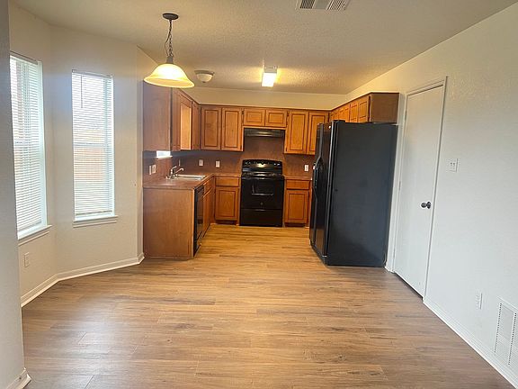 5th image of 3605 Del Mar Ct