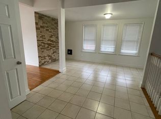 8 Whipple St, Lowell, MA 01852