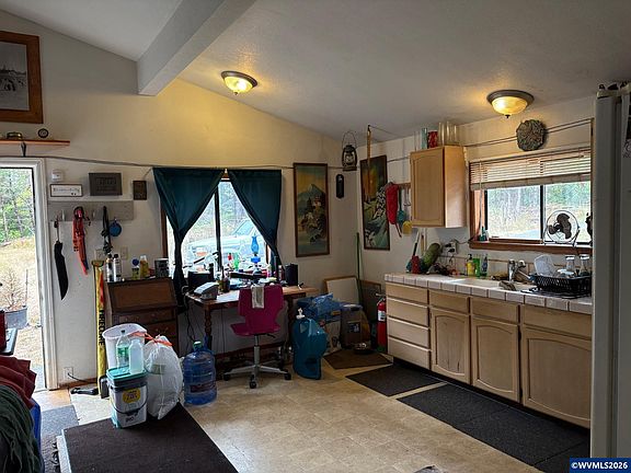 3rd image of 11 N Main St