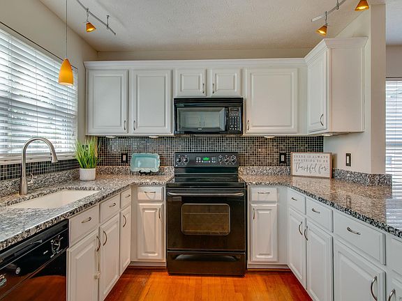 5th image of 3637 Crossbrooke Dr