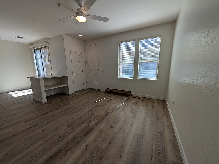 15240 N 142nd Ave #1091 — Photo 10