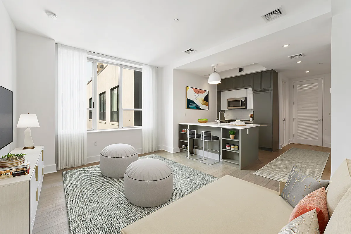 416 W 52nd St #703 photo 1