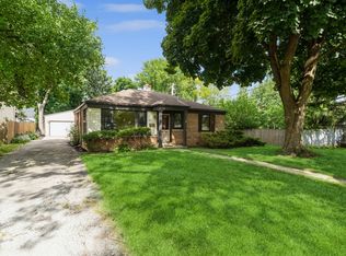 20 S Ashland Ave, Palatine, IL 60074
