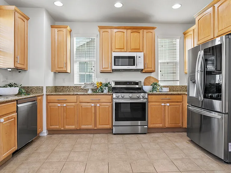 25 Tarleton Ln — Photo 4
