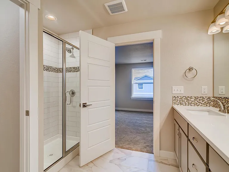 294 E Chestnut St #2 — Photo 13