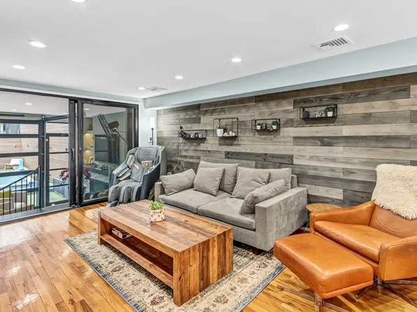 207 Huntington Street image 18 of 43