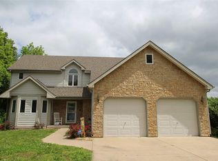 1272 N 870th Rd, Lawrence, KS 66047