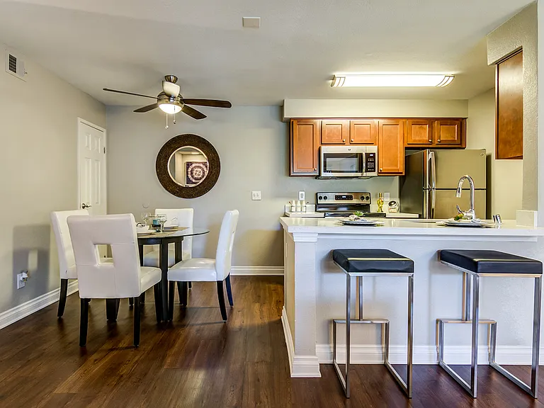 Mission Trails Apartments — Photo 24