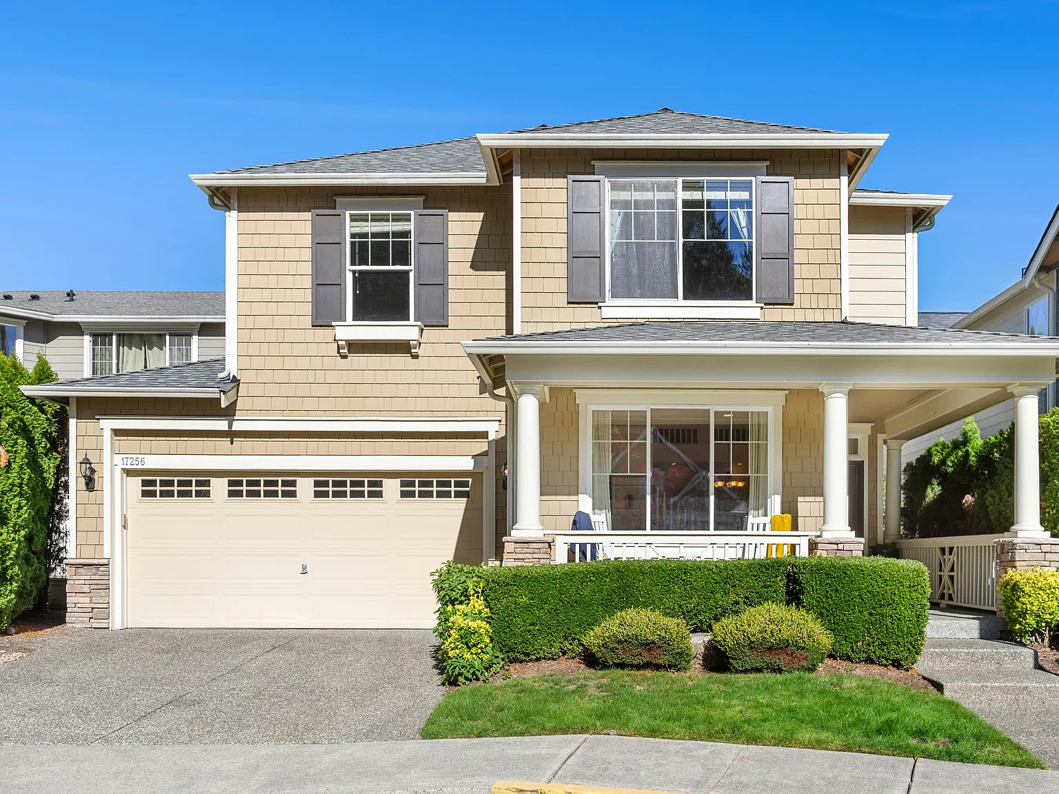4 bed, 2.5 bath, 2527 sqft, $4,500 — Photo 1