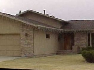 1621 Terrace Dr, Minot, ND 58703