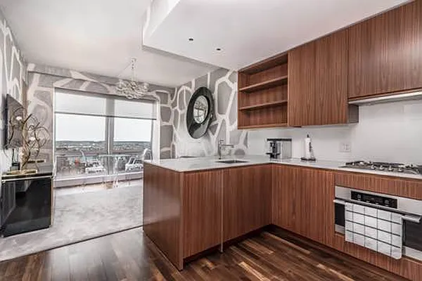 Rented by Century 21 Metropolitan | media 22