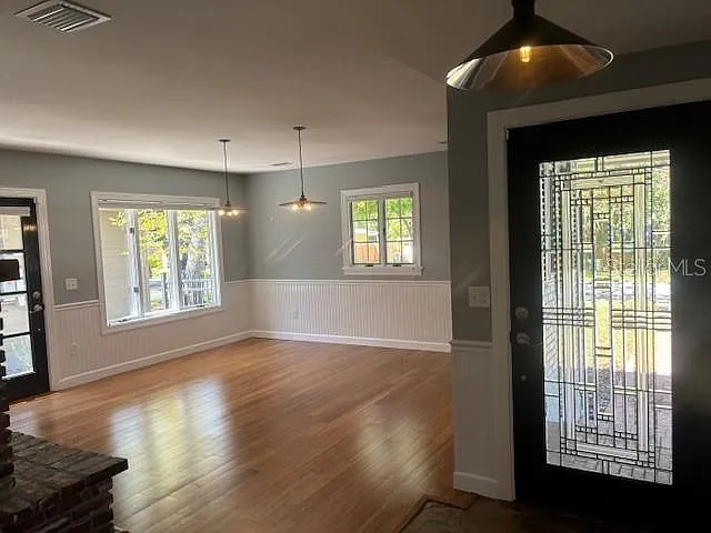 559 Chicago Ave — Photo 4