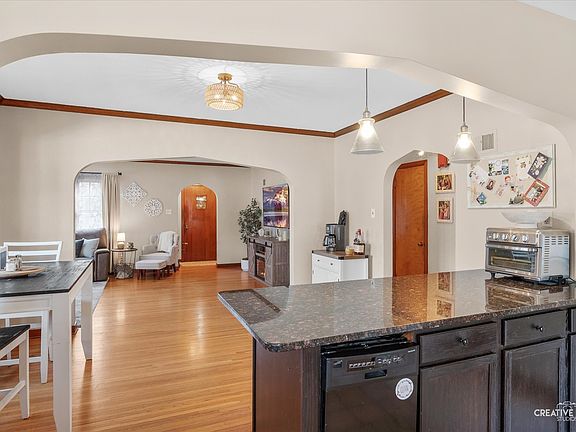 4th image of 121 N Reed St