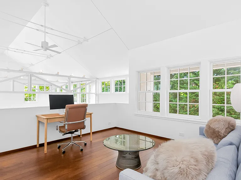 53 Bay Ave — Photo 35