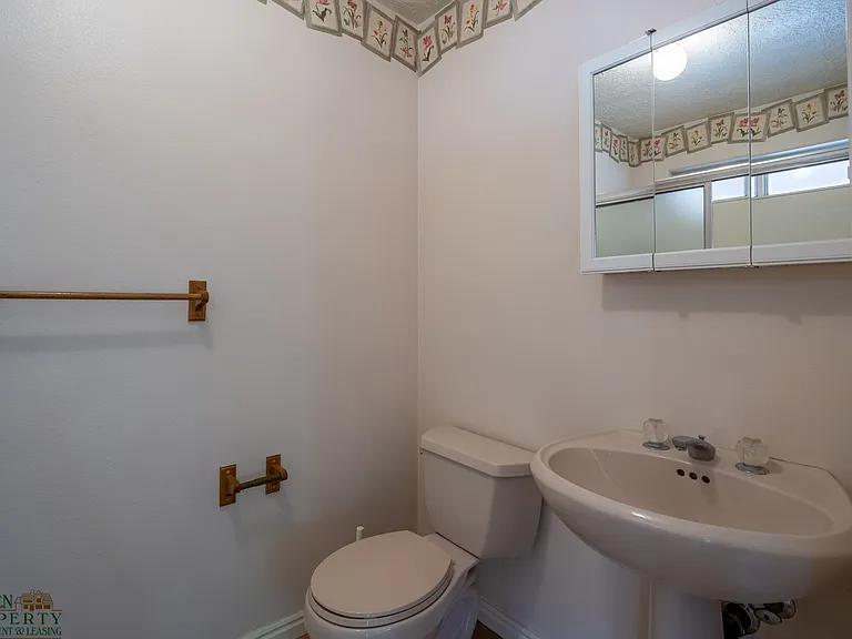 2342 W 1710 North Cir — Photo 32