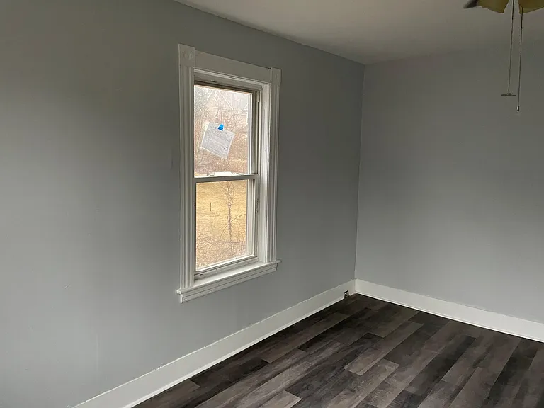 12 Scrimgeour Rd #1 — Photo 2