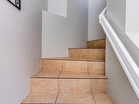 4th image of 1001 N Pasadena St #169