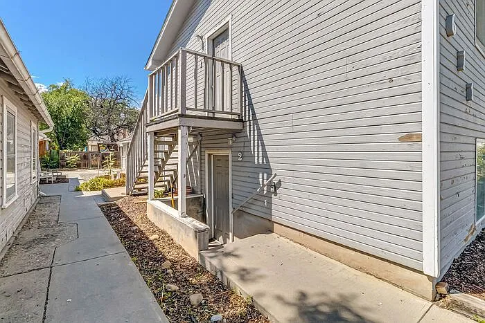 2 bed, 1.0 bath, $1,250 — Photo 2
