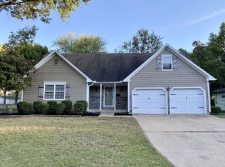 127 W Hickory Cir, Gardner, KS 66030