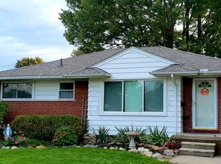 19724 Sunnyside St, Saint Clair Shores, MI
