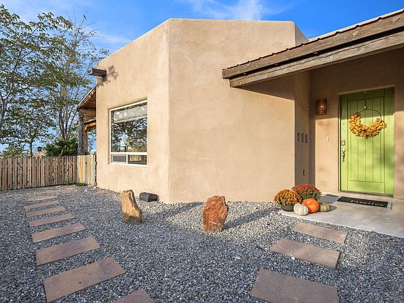 2nd image of 21 Cienega Canyon Rd