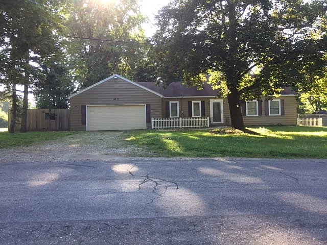 3 bed, 1356 sqft, $1,700 — Photo 1