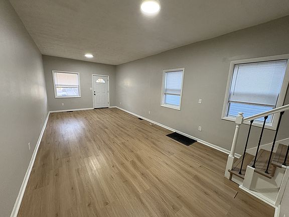 3rd image of 855-857 W Rich St #855