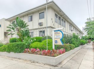 925 S Barrington Ave, Los Angeles, CA 90049