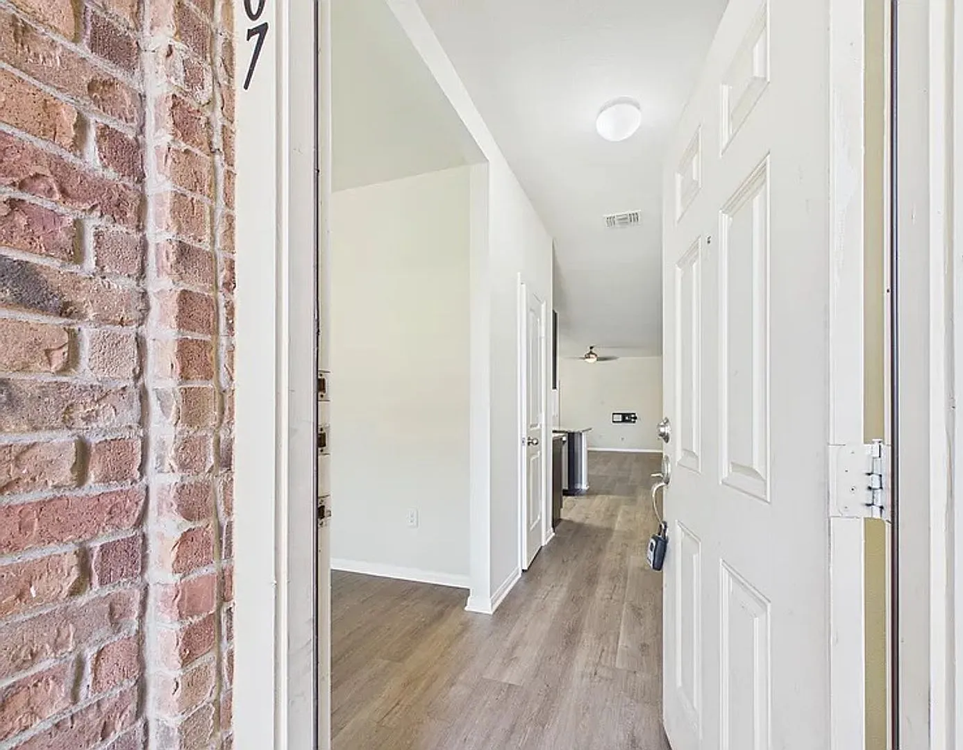 Spacious one-level home in Glenwood! — Photo 3