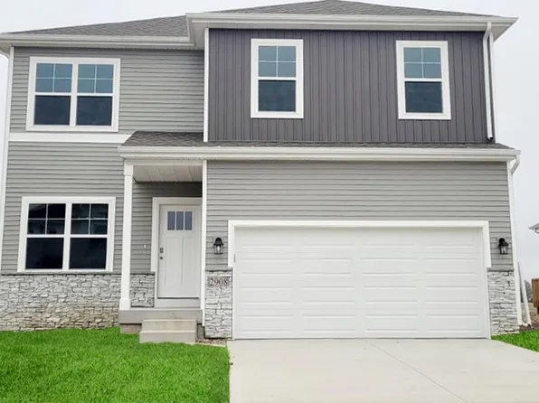 604 E Bear Dr, Tiffin, IA 52340