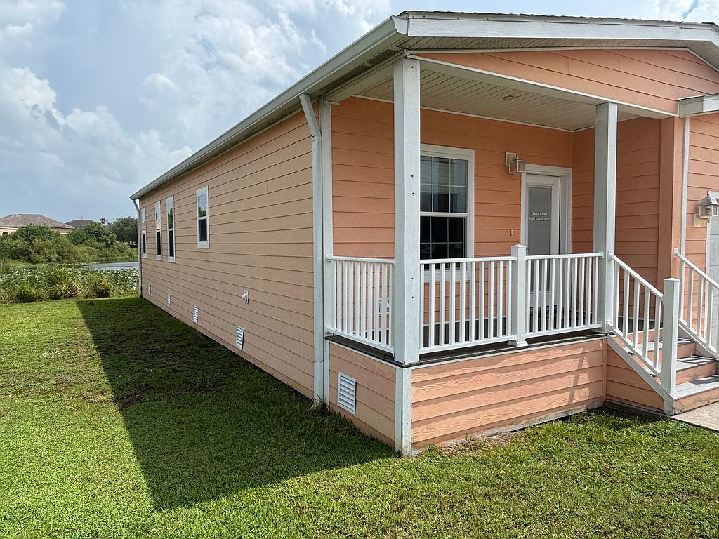 306 SE Monterey Rd - Property Image