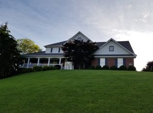 7901 Spring Leaf Dr, Cincinnati, OH 45247