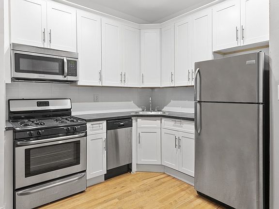 3rd image of 1730 Amsterdam Ave APT 1A
