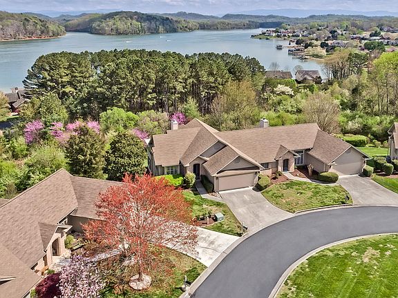 2nd image of 221 Chota Hills Ln