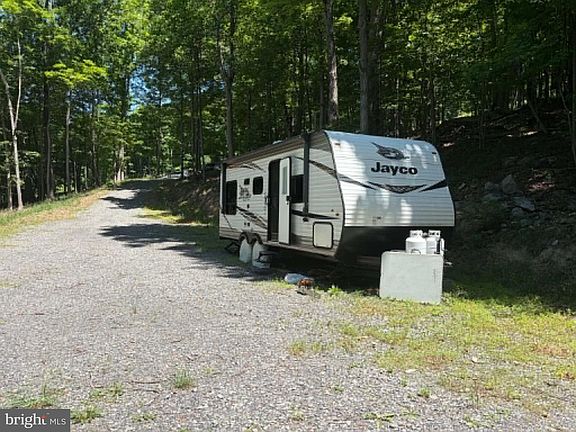 4th image of 1515 Barnum Rd