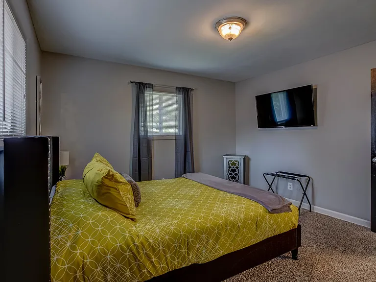 649 Maple Rd — Photo 13