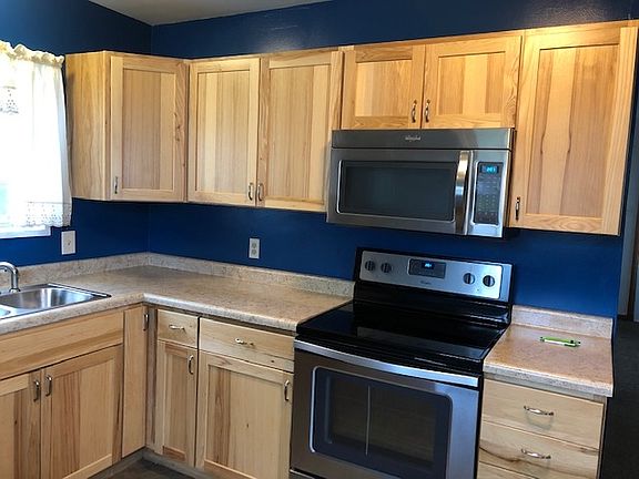 3rd image of 818 S 12th St