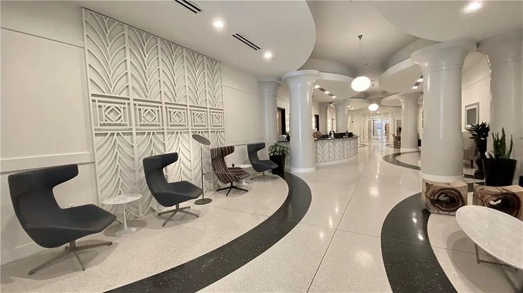 1 bed, 1.0 bath, 796 sqft, $2,100 — Photo 3