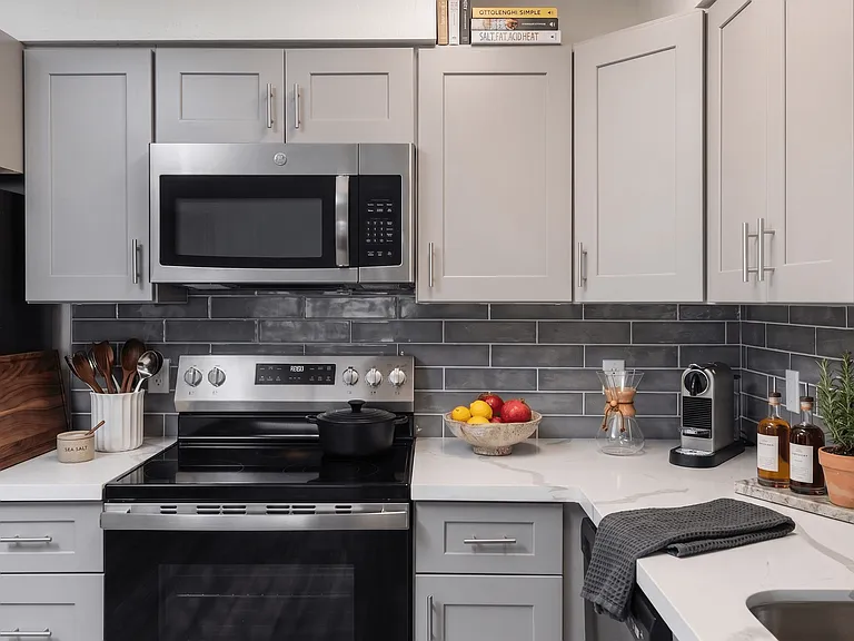 Camelback Cove Apartments — Photo 5