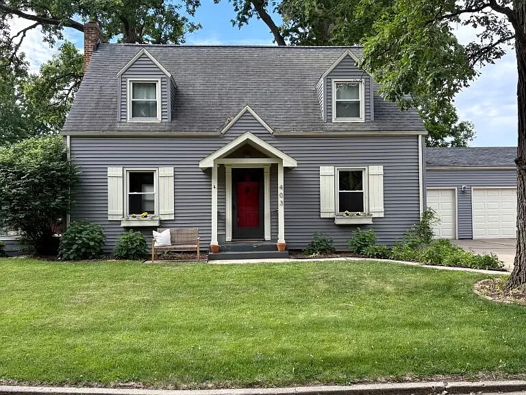 403 W Van Buren St — Photo 1
