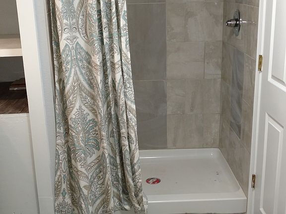 4th image of 1248 N College Ave