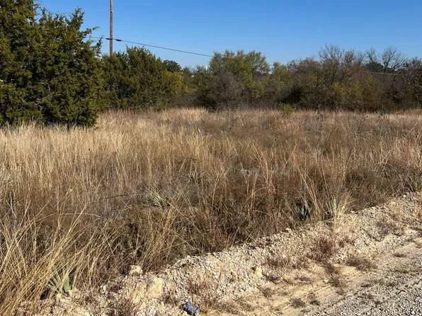 7194 Neal Dr, Brownwood, TX 76801