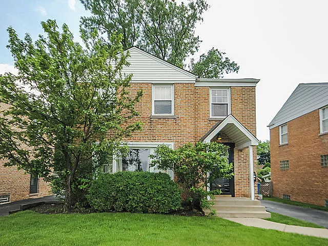 5939 W Touhy Ave photo 1