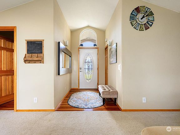 4th image of 1426 NW Kathleen Drive