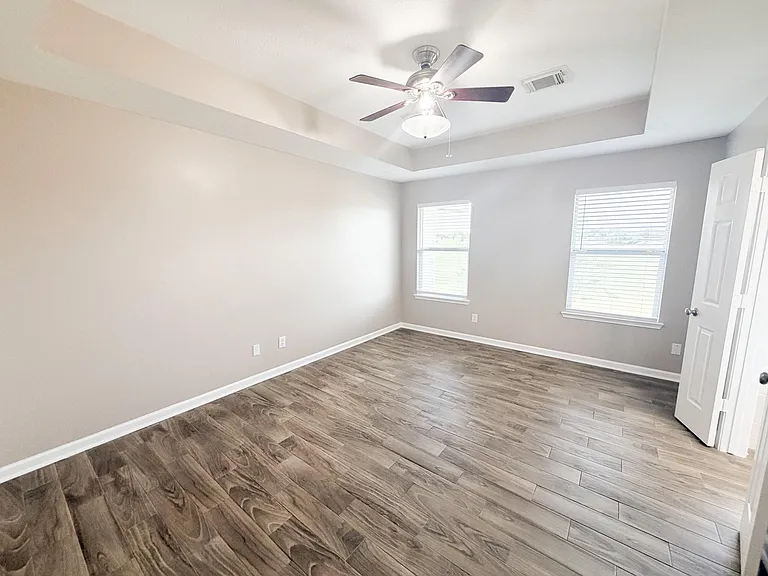 4422 Park Trail Ln — Photo 12