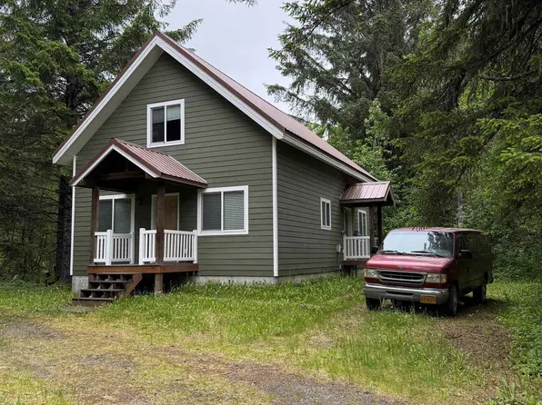 45 Wilsons Rd, Gustavus, AK 99826